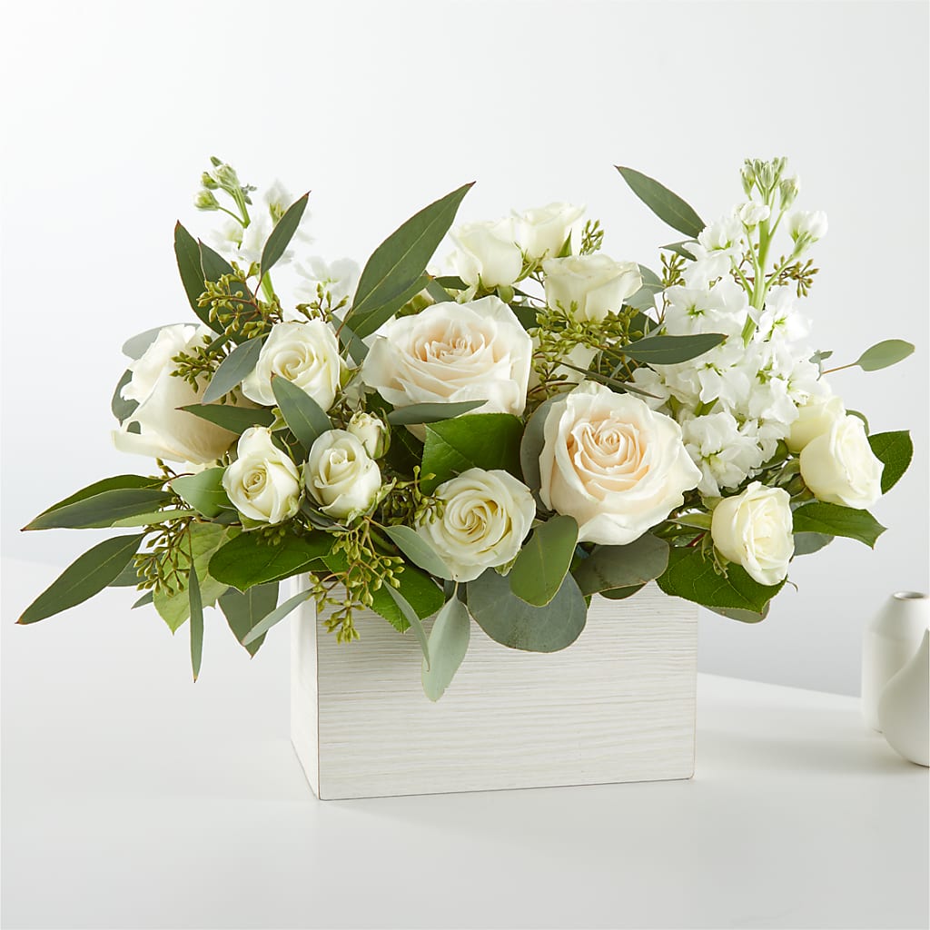 Fresh Linen Box Bouquet – Hartland Flowers And Events, Hartland MI