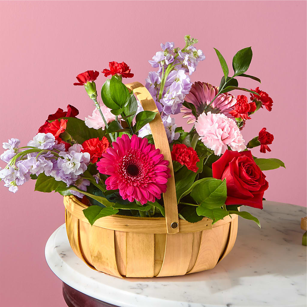 Pink Picnic Basket – Hartland Flowers And Events, Hartland MI
