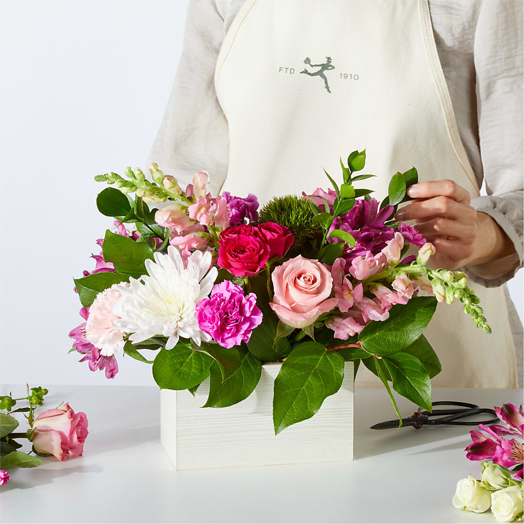 Sweetberry Box – A Florist Original –  Hartland Flowers And Events, Hartland MI